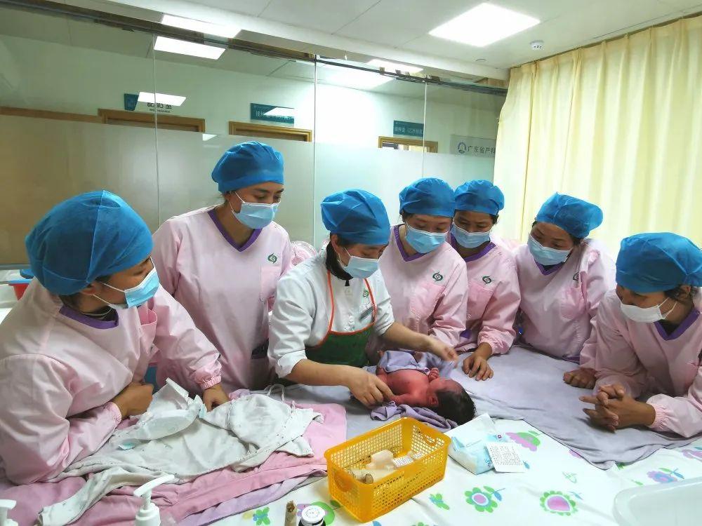 闻喜县妇婴监护型护送